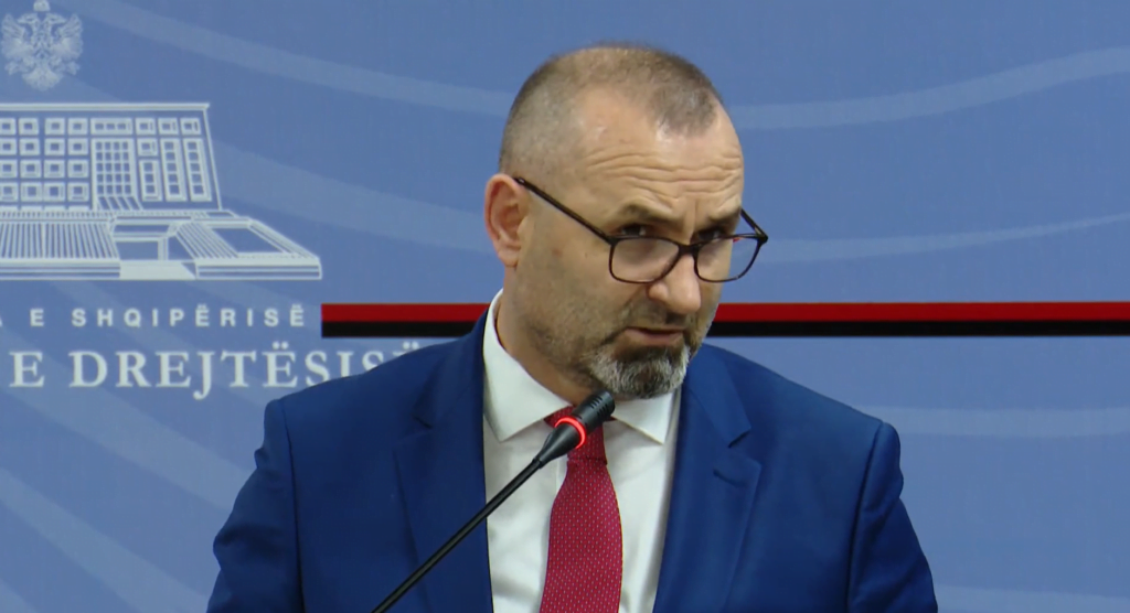 Martesat për letra angleze, Manja depoziton kallëzim në prokurori Ulsi Manja 1