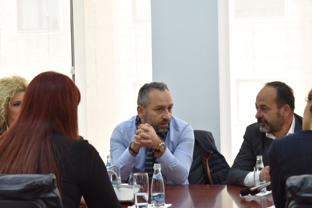 AMA-KPM, tryezë për implementimin e Direktivës 2018/1808 të BE-së WhatsApp Image 2021 12 10 at 13.47.55