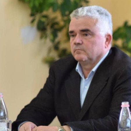 Jep dorëheqjen kreu i degës së PD-së në Lezhë, ja kush do e merr përkohësisht drejtimin e partisë a2384720 7566 4483 878a a7cb7be8723e 450x450 1