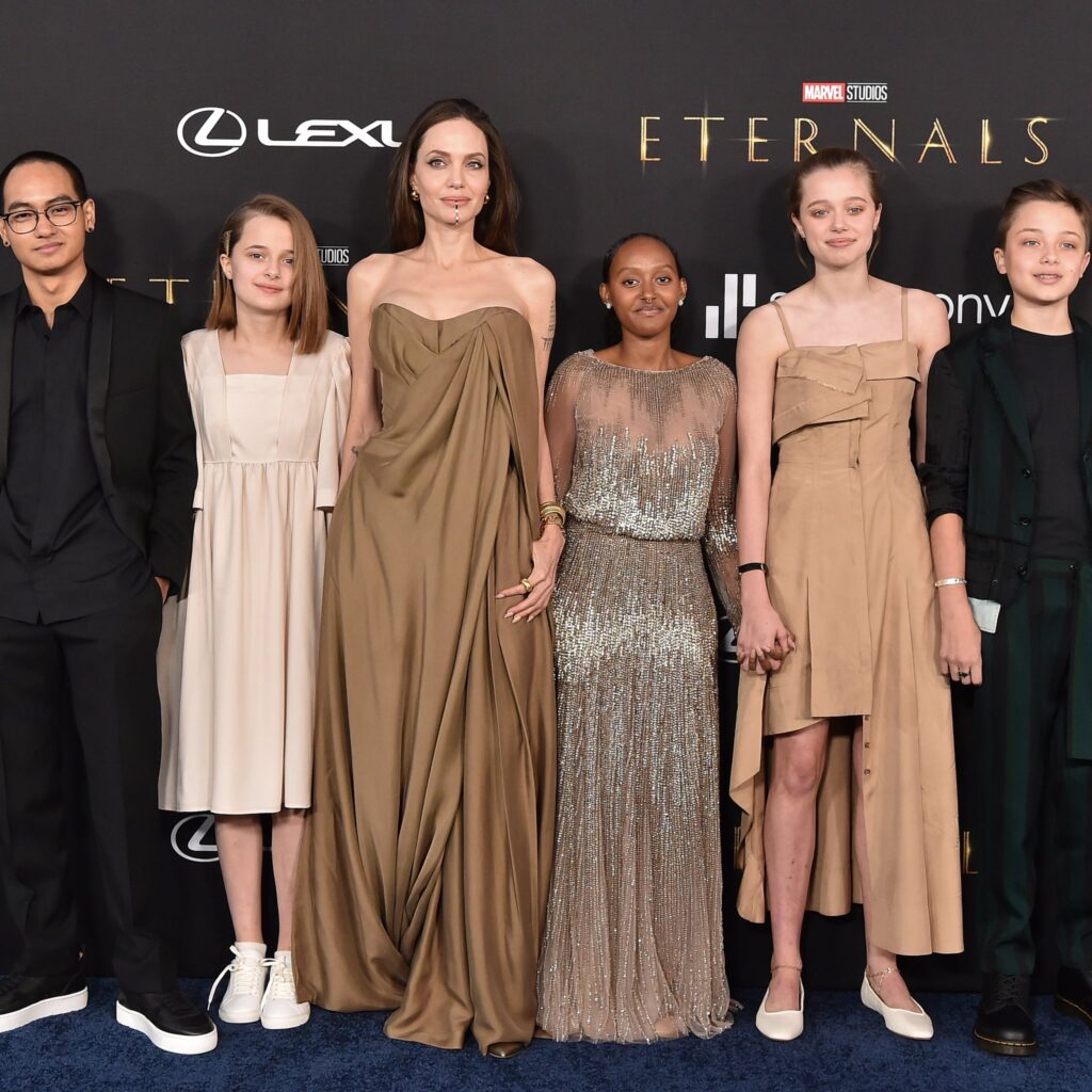 Divorci Jolie-Pitt, vajza Shiloh e dëshpëruar pasi nuk mund të takojë të atin angelina jolie brad pitt kids