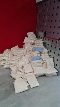 Berisha merr masa, batanije kundër të ftohtit në ‘Air Albania’. U jep edhe mëngjes delegatëve 2 b18f019f fdfc 4b10 92c1 ad59064912f4 197x350 2
