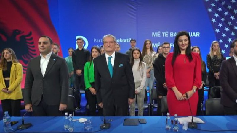 I shpallur i padëshiruar nga Amerika, Berisha i përgjigjet Lulzim Bashës dhe e paralajmëron: Mjerë ata që përpiqen… berisha 1