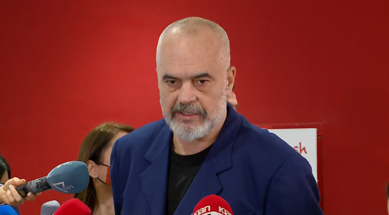 Covid-19/ Rama bën paralajmërimin e fortë: Mund të vijë momenti ku do të ndaloheni të shkoni në punë nëse s’jeni të vaksinuar edi rama 4 770x425 1