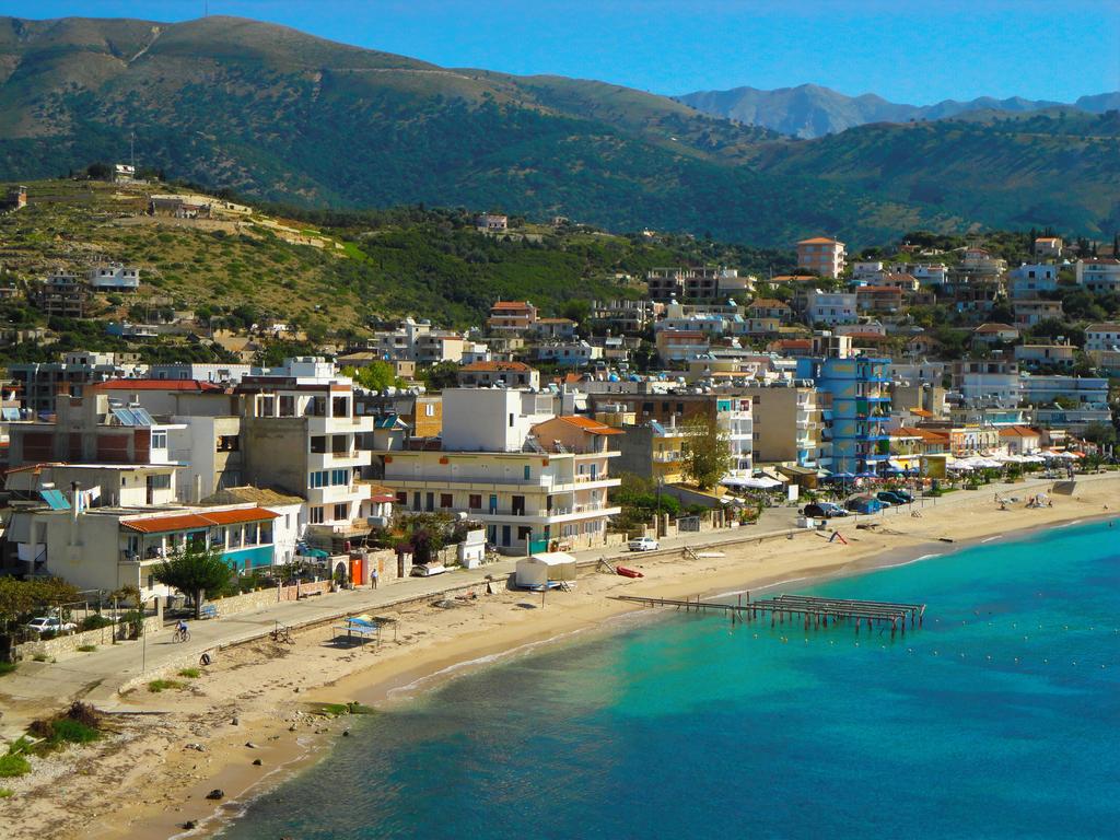 Përfituan prona me anë të falsifikimit, 7 të arrestuar e 3 në kërkim në Himarë himare