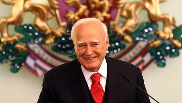 Ndahet nga jeta ish-presidenti grek Karolos Papulias. Lidhja e tij me shqiptarët karlospapulios