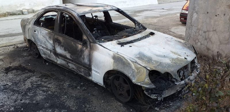 Atentati me tritol ndaj biznesmenit në Vlorë, gjendet një makinë e djegur në Babicë makine e djegur