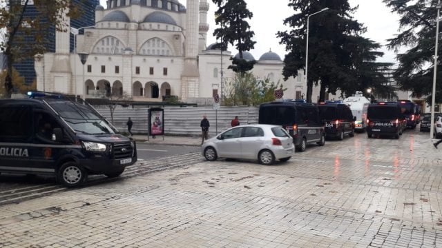 Nesër përballja Basha-Berisha, policia merr masa për sigurinë parlament 1 1