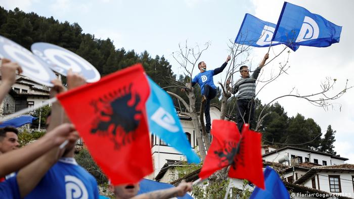 ‘E përçarë keqazi’, analiza e DW: Ringritje apo ndarje e Partisë Demokratike? pd demokrate