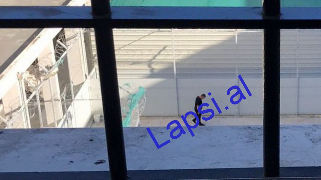 FOTO-LAJM/ Kapet “mat” Lefter Koka, i burgosuri VIP në paraburgimin e 313 2 t 4