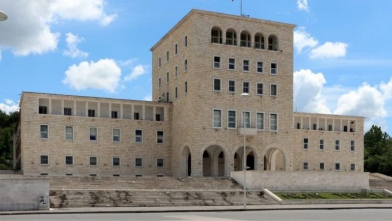 Mësim online? Reagon Universiteti i Tiranës: Lajm i pavërtetë ut 770x434 1