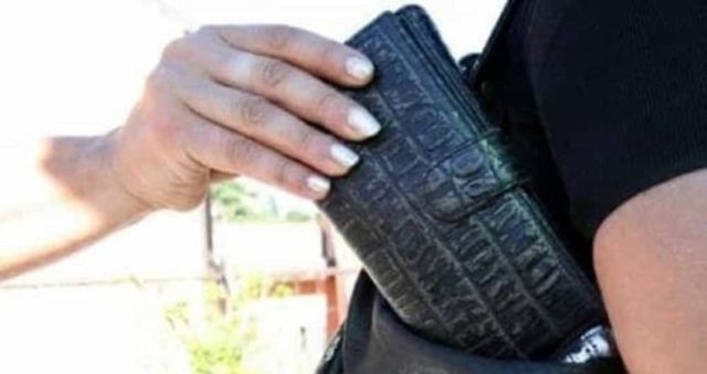 I hyri në zemër dhe më pas i riu i zhvati 135 mijë euro të moshuarës vjedhje 850x450 1 640x339 1 1