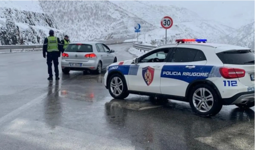 Dëborë dhe temperatura nën zero, policia: Në këto akse duhet të jeni të pajisur me zinxhirë 111
