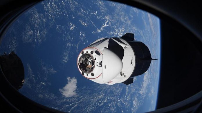 ”SpaceX Dragon” kthehet nga ISS pas misionit të rifurnizimit 357e2e2122118c6694b14be268aad63f 696x392 1