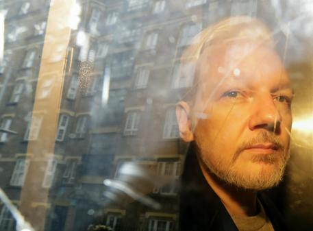 Julian Assange fiton lejen për të apeluar ekstradimin e tij në SHBA 4fe91284c2238e1f9c442ab6fa232ef4
