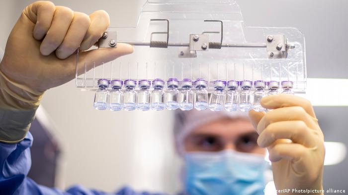 Biontech dhe Pfizer prodhojnë vaksinë të përshtatshme për Omikronin 59350871 303