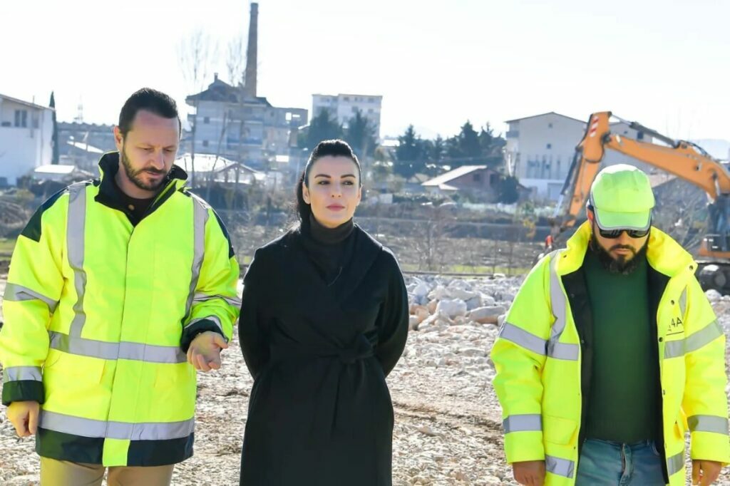 Nis puna për ndërtimin e Unazës Veriore të Tiranës, Balluku inspekton punimet 727653d7 deb5 4388 95ec eeecd2296b40