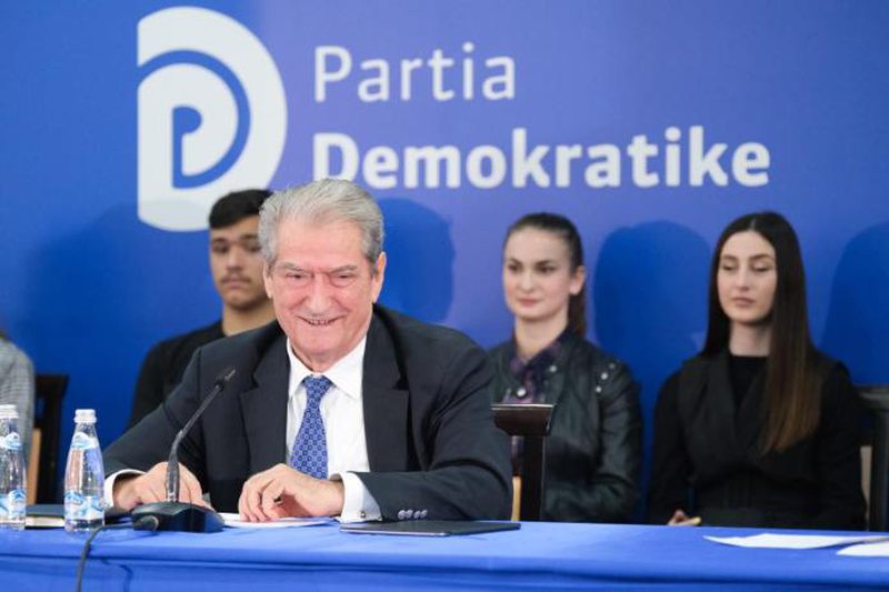 Berisha bën lëvizjen e radhës, zbulohet ç’do të ndodhë nesër në orën 16:00 800 0 61f0550d9c23e