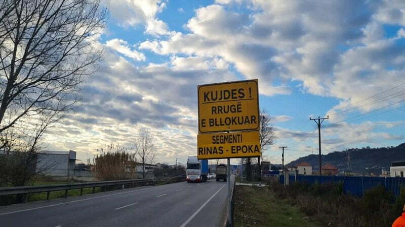 ARRSH njofton: Mjetet që do të lëvizin drejt aeroportit të Rinasit duhet të ndjekin “Rrugën e Vorës” ARSH