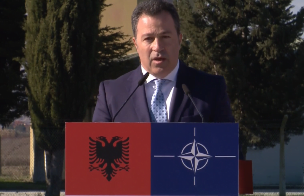 Nisin punimet në bazën ajrore të NATO-s në Kuçovë, Peleshi: Sot vendosim gurin e themelit Peleshi kucove