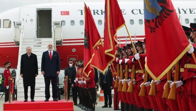 Anadolu Agency: Ja pse vizita e Erdoganit në Tiranë ka rëndësi strategjike Screenshot 6 18 770x436 1