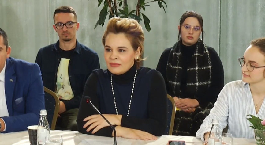25 Prilli/ Kryemadhi si Berisha, akuzon Bashën për pabesi Untitled 24