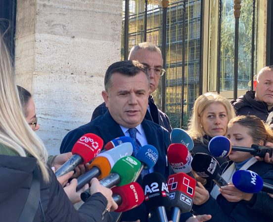 Pas takimit me Metën, Balla zbulon datën e mundshme për zgjedhjet e pjesshme vendore WhatsApp Image 2022 01 19 at 12.52.48 PM 552x450 1