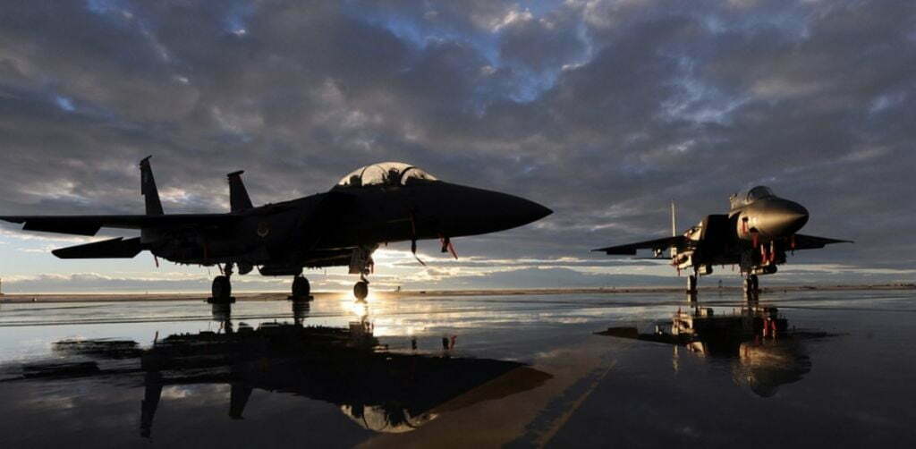 Çfarë do të thotë ndërtimi i një baze të re amerikane në Shqipëri? avion luftarak