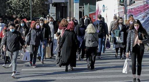 Mbi 24 mijë raste të reja me COVID-19 dhe 77 viktima në Greqi grek 2