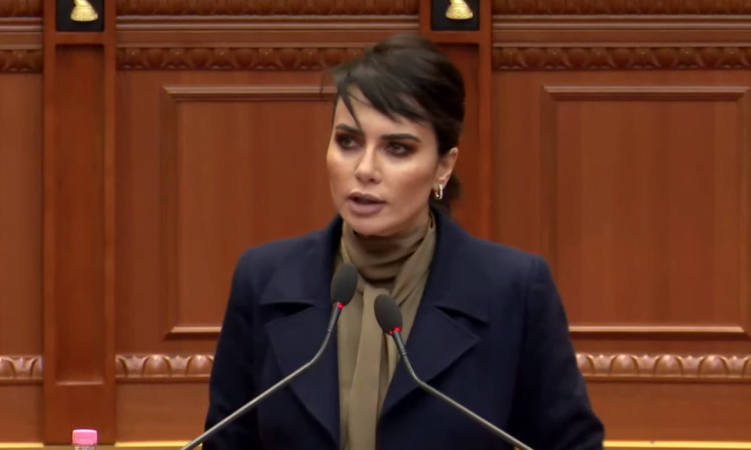 Duma shigjeton Berishën: Del më i vjetri ndër ne dhe thotë; ‘gjithçka është e mundur për të bërë të pamundur opozitarizmin’ grida duma 751x450 1