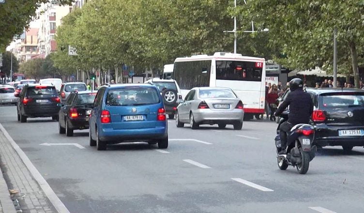 Nga gjobat e rënda tek heqja e lejes së qarkullimit, kufizimet e reja të Bashkisë së Tiranës për automjetet makina gjoba