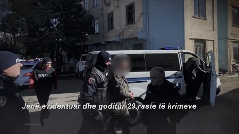Për armëmbajtje pa leje dhe drogë, në 1 javë 171 të arrestuar policia 5 770x433 1