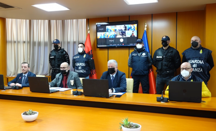 Operacioni në disa shtete për trafik klandestinësh, policia shqiptare dhe ajo italiane japin detaje policiaa 740x450 1