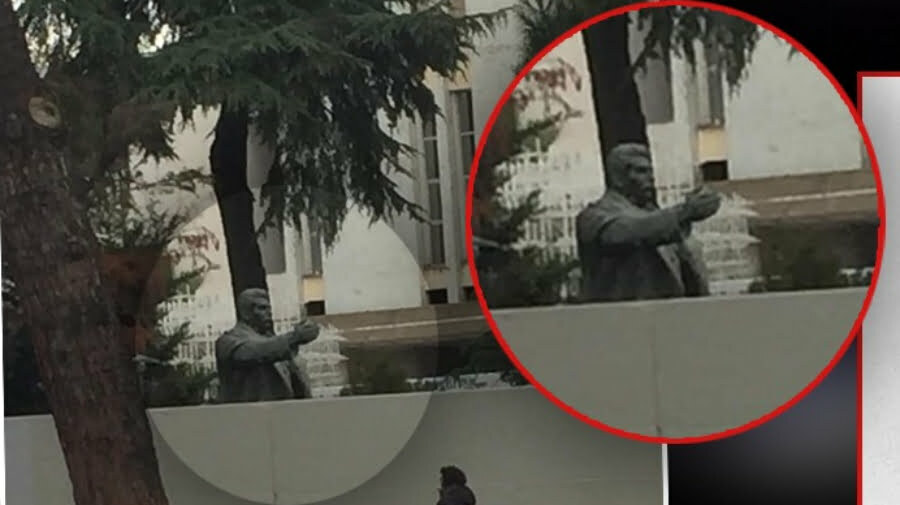 “Rikthehet” busti i Stalinit në Tiranë stalini