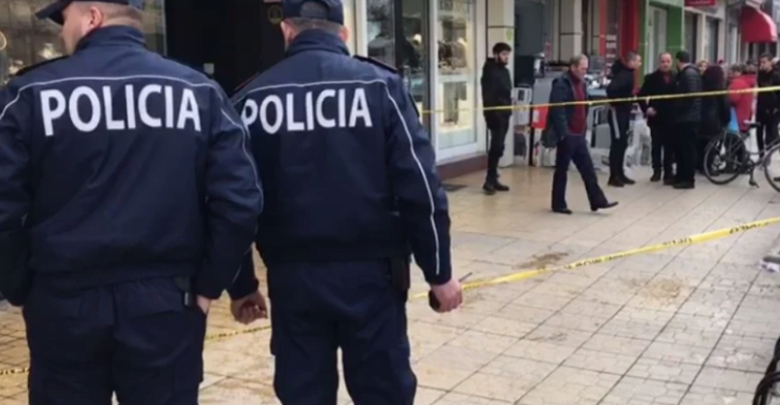 U hodhën deodorant në sy pronarëve, por dështuan në grabitjen e argjendarisë në Shkodër, burg për çiftin nga Vlora tentuan 780x405 1