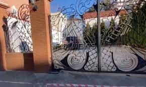 Tritoli në derën e banesës së Armand Dukës, ja kush është autori i dyshuar! Policia zbardh dinamikën e ngjarjes tritoliii