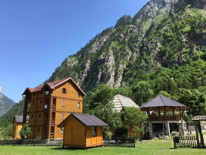 Kumbaro: Rinovim i licencave për guidat turistike valbonaaaa 696x522 1