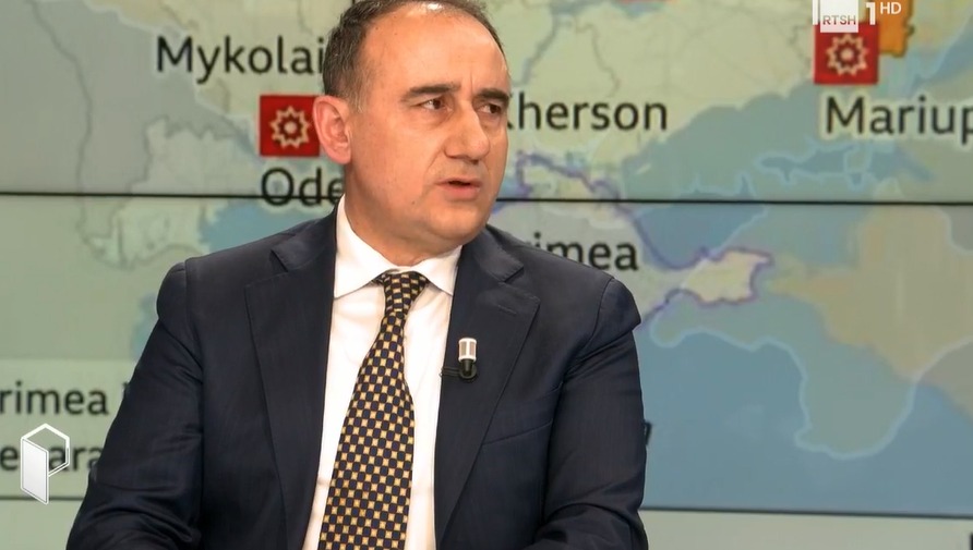 Kollçaku: Rusia po lëviz në tre drejtime, trupat e saj u zunë në “befasi”, synohet eliminimi i qeverisë 338ed1c5 1bcf 4032 a6b9 3aeff851b87e