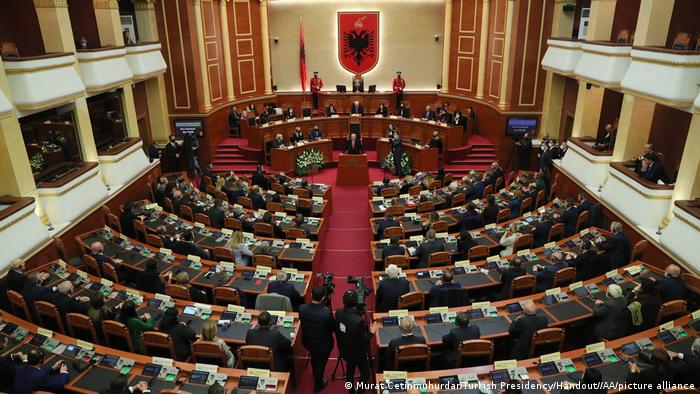 “Votë me kushte e PD pro zgjatjes së vettingut”, DW zbardh prapaskenat e votimit dje në Kuvend 60489065 303