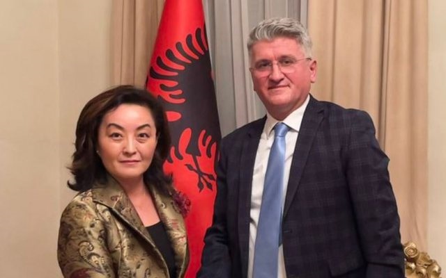 “Presim bashkëpunim të fortë”, Kim takon nënkryetarin e Kuvendit, Agron Gjekmarkaj 640 0 kimjpg 1644427969