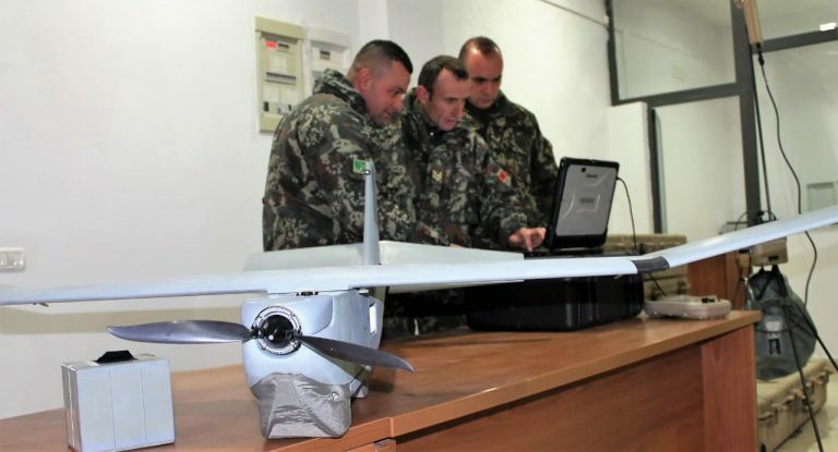 Peleshi: Ushtarakët shqiptarë trajnohen nga kolegët amerikanë për dronët e rinj E236FA9A 11DF 4558 AC01 2C1923AEE3CD