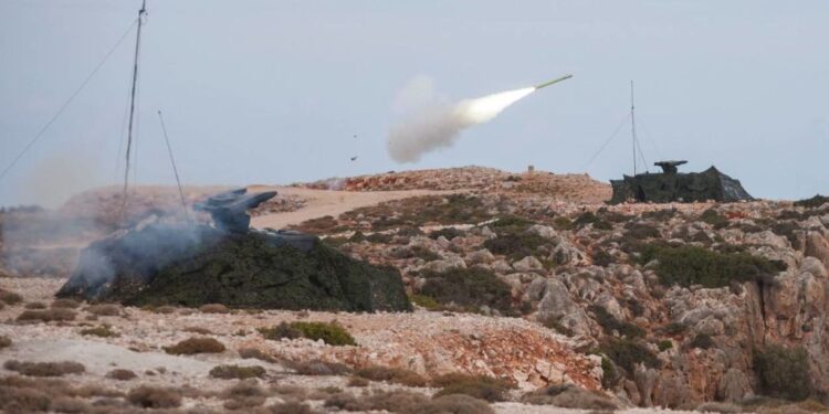Holanda furnizon Ukrainën me 200 raketa kundërajrore tokë-ajër Holanda 750x375 1