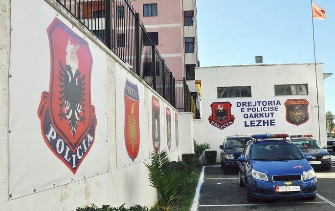 Pjesë e një organizate kriminale, arrestohet 33-vjeçari i shpallur në kërkim ndërkombëtar (Emri) Policia LEzhe 1