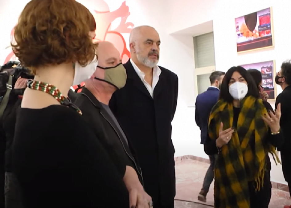 Zaho është? Rama pozon me një të mitur, i “çmendi” të gjithë… Zbulohet lidhja (Foto) 2 Rama