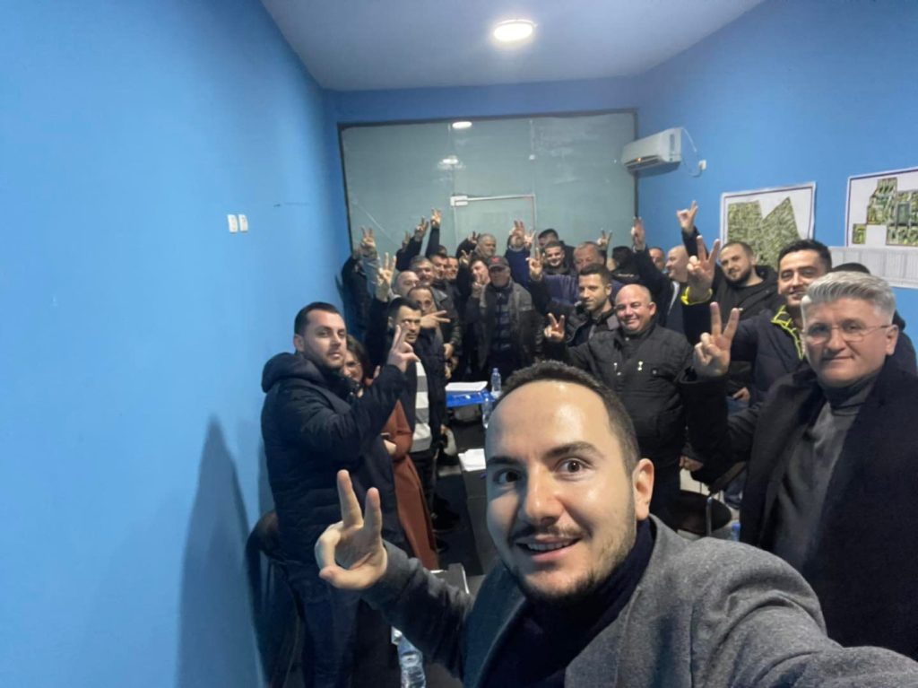 Salianji dhe Gjekmarkaj krah Luan Hotit: Kandidati dinjitoz për Durrësin SALIANJI 1