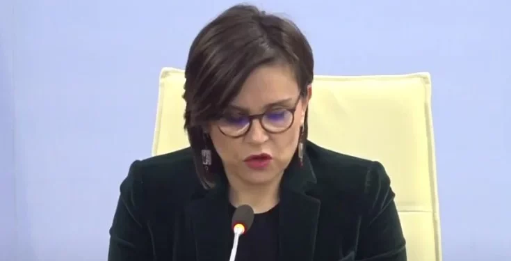 Pagat e padeklaruara / Zv.ministrja: Kanë rroga minimale, por janë me makina luksoze Screenshot 3 8.jpg 735x375 1