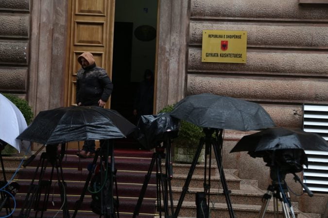 Kushtetuesja rrëzon pretendimet e Presidentit, ja argumentet për secilin anëtar të trupës gjykuese WhatsApp Image 2022 02 01 at 11.34.11 675x450 1