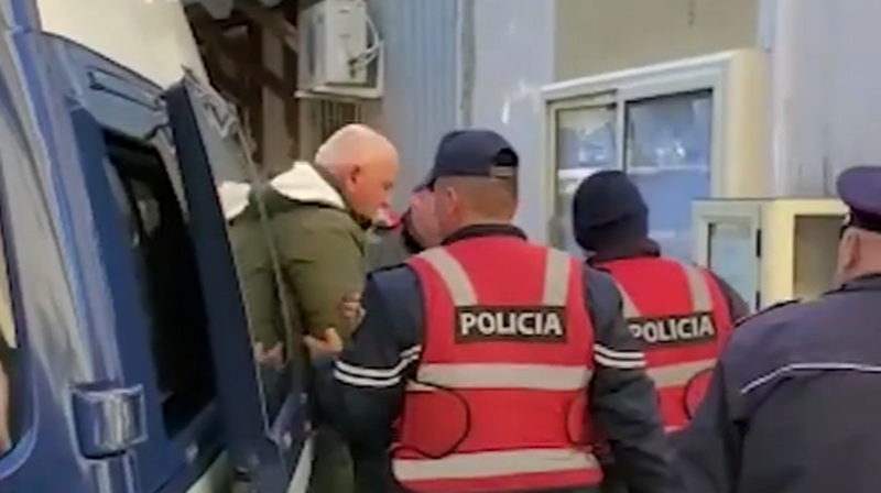 Zbardhet dëshmia e Petrit Mamaj, një ditë më parë ekzekutoi bashkëshorten me thikë: Më bëri gjilpërë, donte të më vriste arrestim