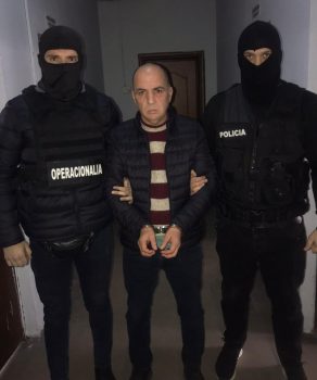 FOTO/ I shpallur në kërkim ndërkombëtar, arrestohet 51-vjeçari në Durrës 1 foto 292x350 1