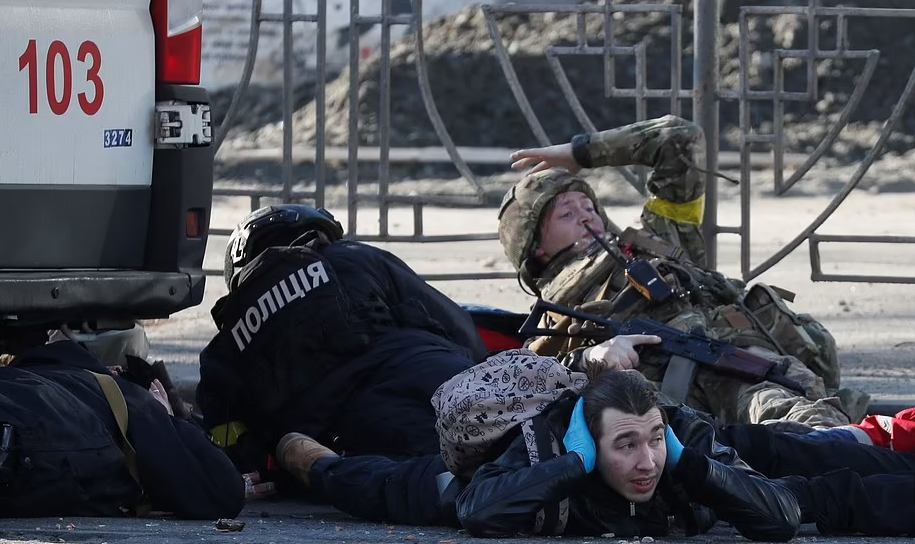 Kievi vendos shtetrrethimin nga ora 17:00: Kush lëviz jashtë këtij orar do konsiderohet armik kiev