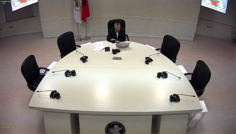 Zgjedhjet e pjesshme të 6 marsit, PS dorëzon në KQZ kërkesën për regjistrimin e kandidatëve të 3 bashkive kqz 3